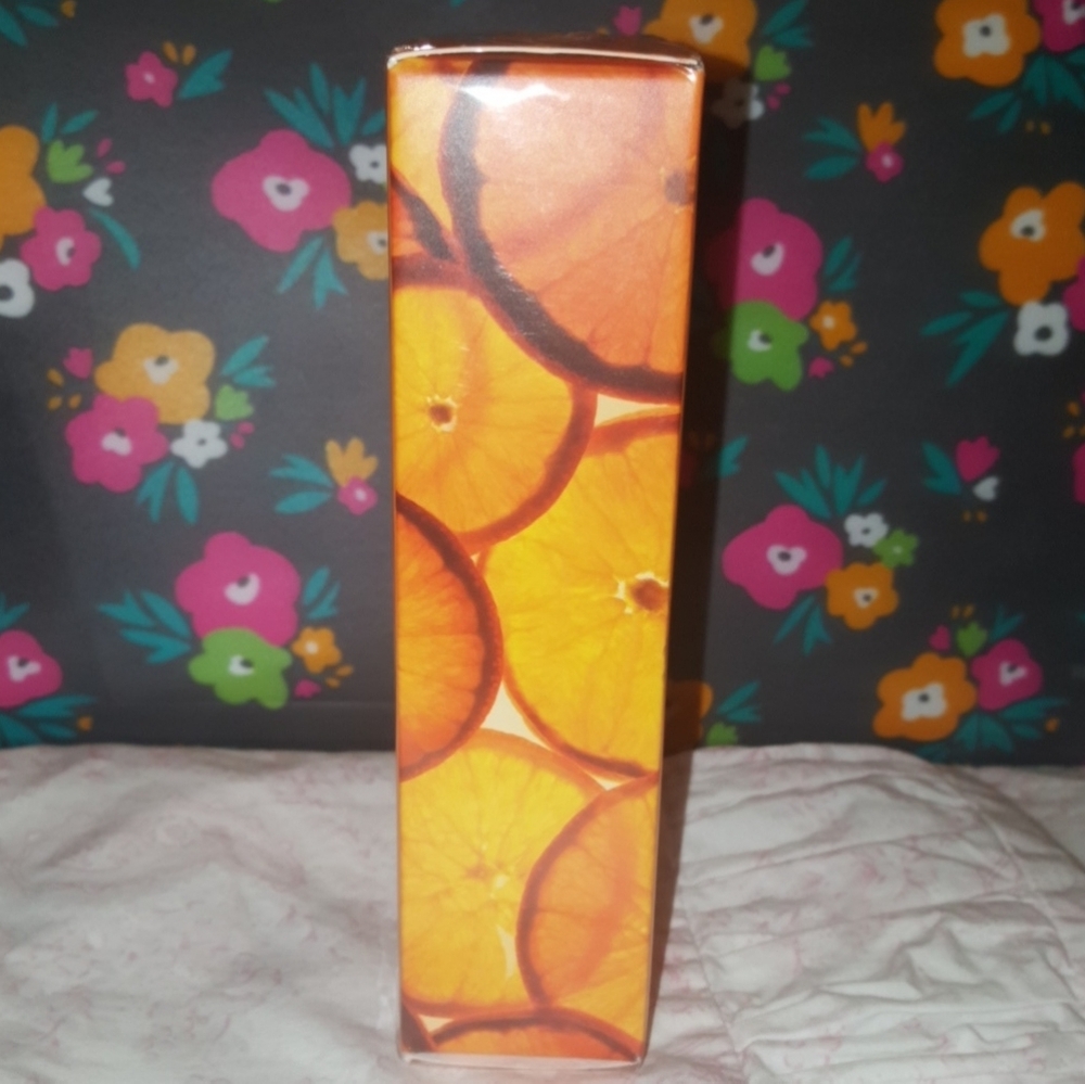 Avon Anew Vitamin C Illuminating Moisturizer - Orange - Picture 4 of 4